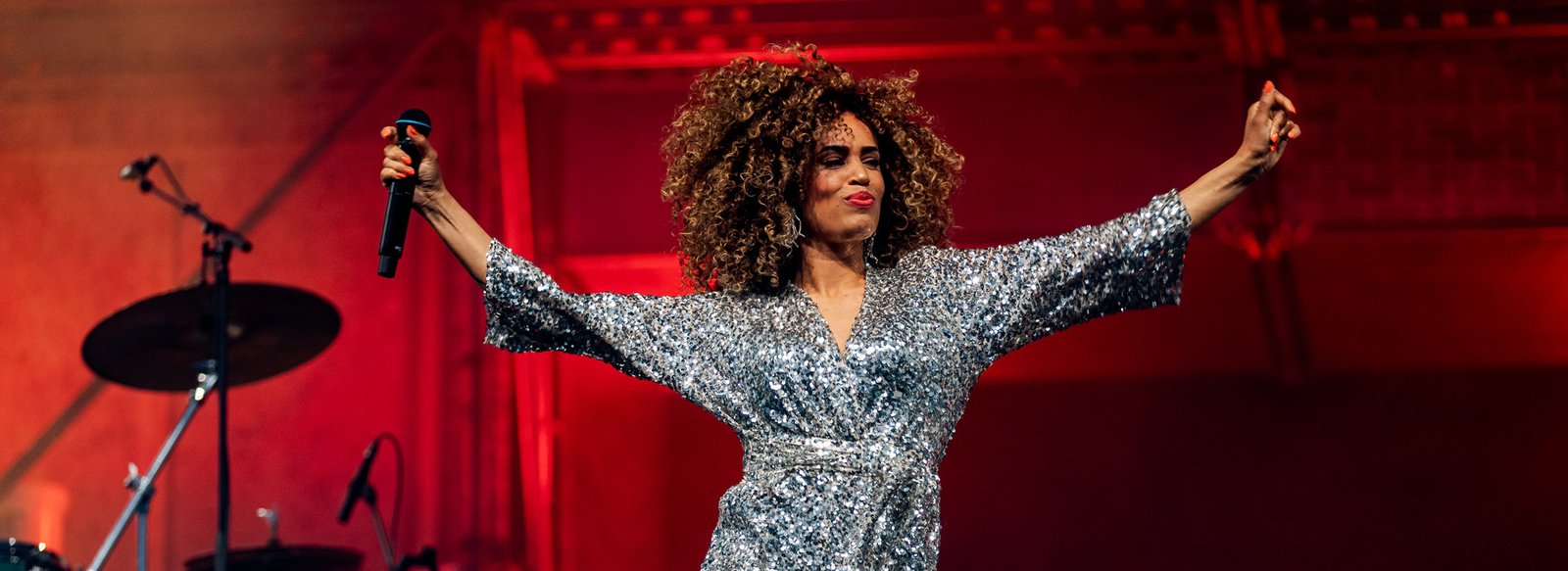 Sharon Doorson boeken bij Artist Capitol voor de laagste prijs