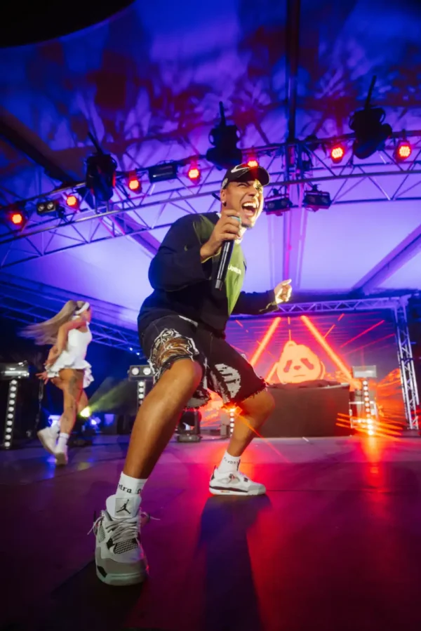 Freddy Moreira voor de scherpste prijs boeken bij Artist Capitol