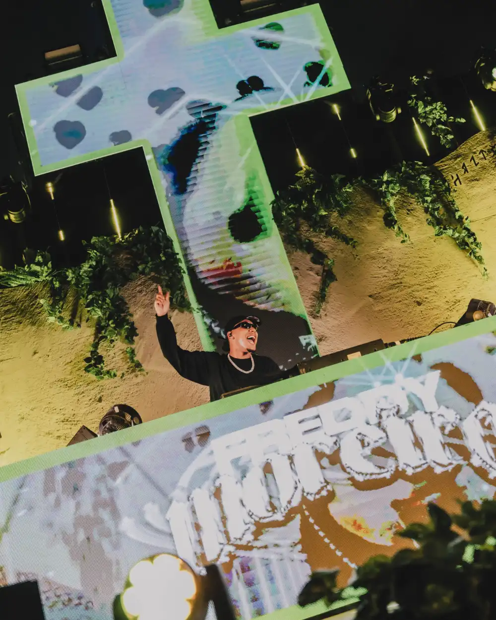 Freddy Moreira voor de scherpste prijs boeken bij Artist Capitol