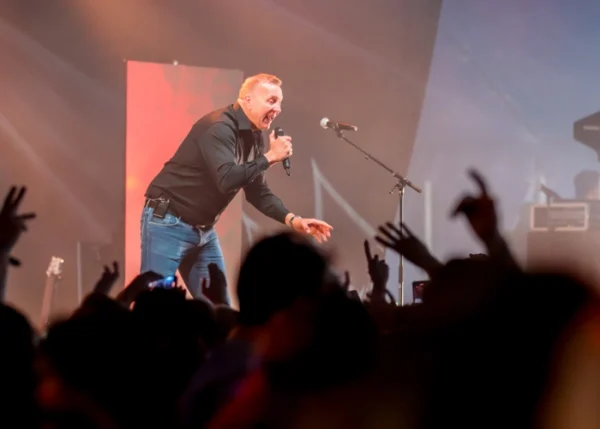 Jannes boeken bij Artist Capitol voor de laagste prijs - Foto Reinier Jansen fotografie