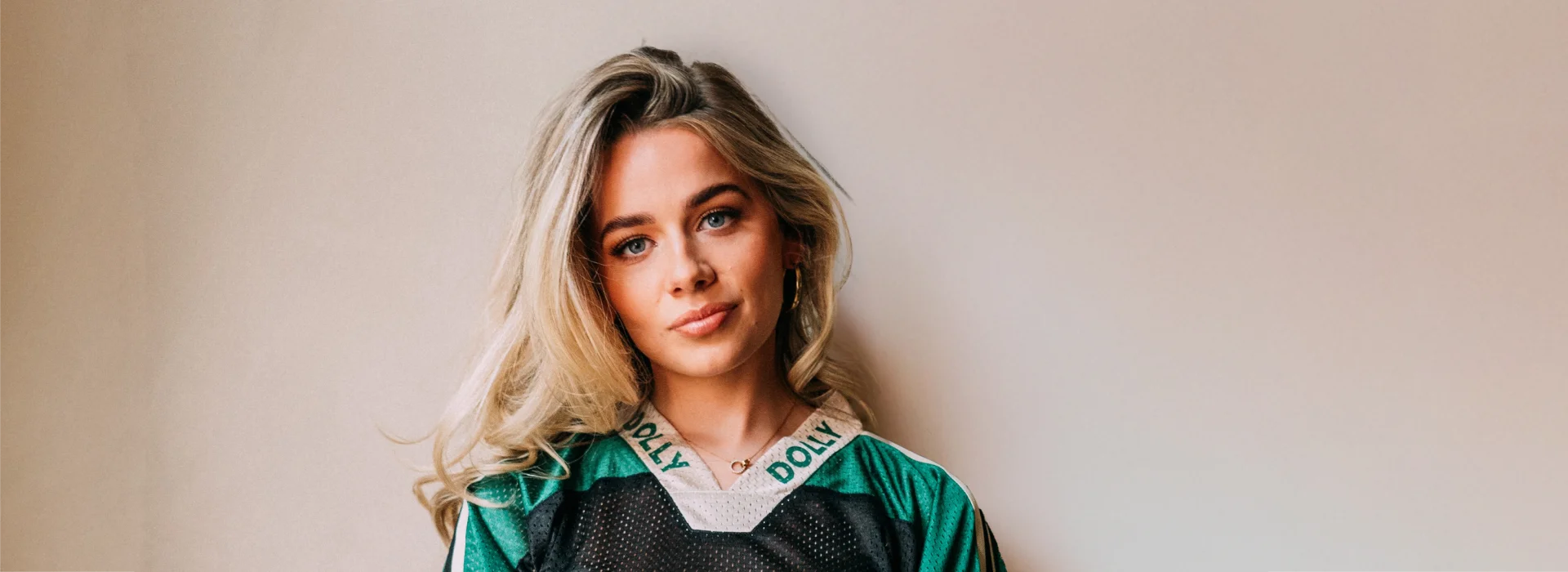 Mara Julia voor de scherpste prijs inhuren bij Artist Capitol