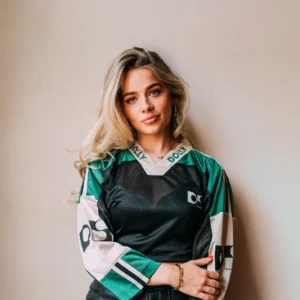 Mara Julia voor de scherpste prijs inhuren bij Artist Capitol