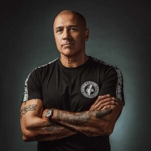 Paul Elstak boeken bij Artist Capitol voor de scherpste prijs