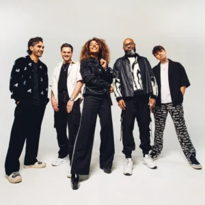 Popgunnn boeken voor de beste prijs bij Artist Capitol