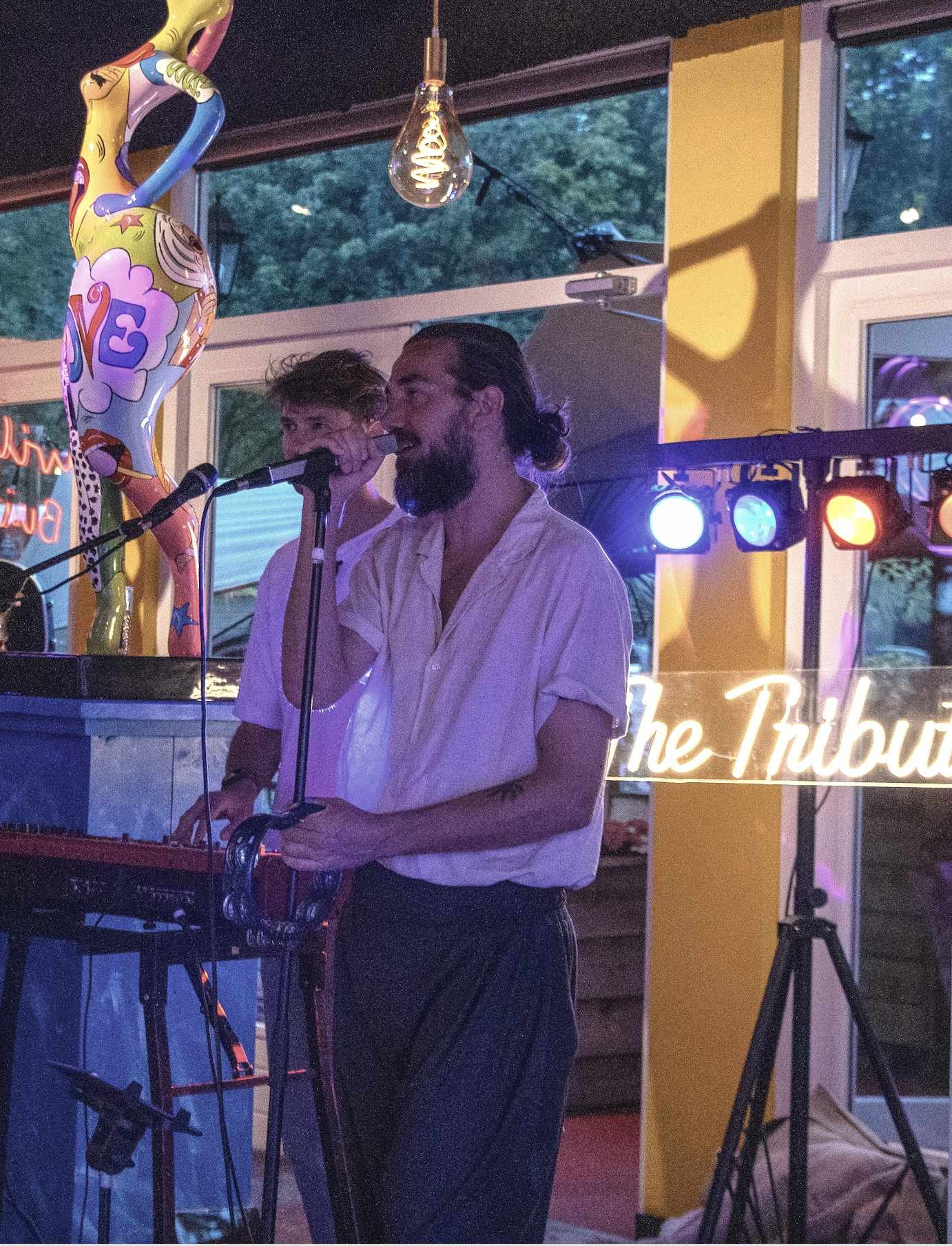 Akoestische coverband The Tributes boeken voor de beste prijs bij Artist Capitol