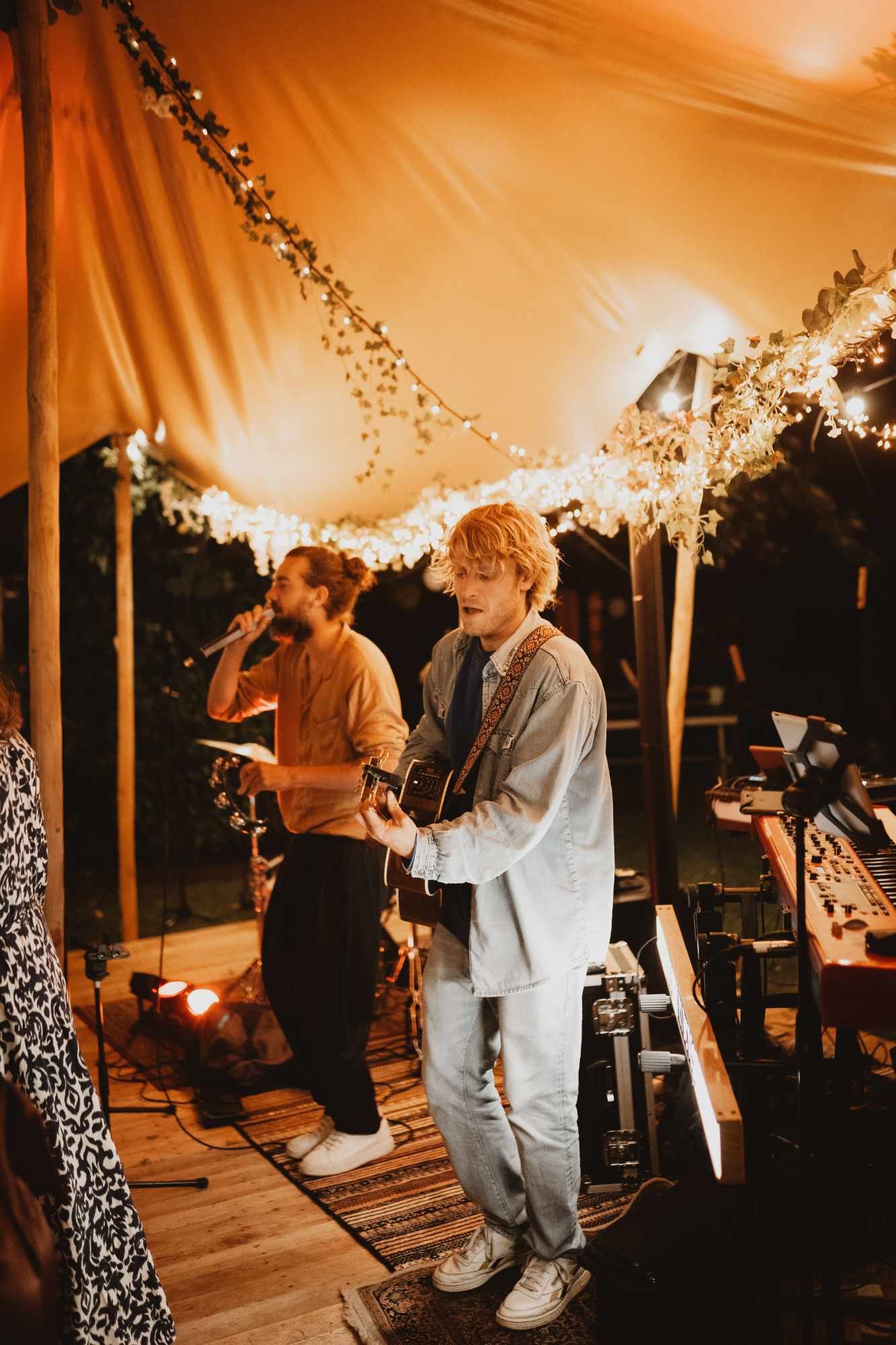 Akoestische coverband The Tributes boeken voor de beste prijs bij Artist Capitol