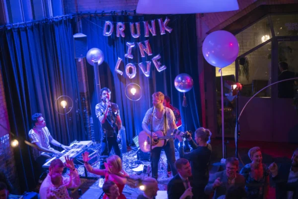 Akoestische band The Tributes boeken bij Artist Capitol voor de beste prijs