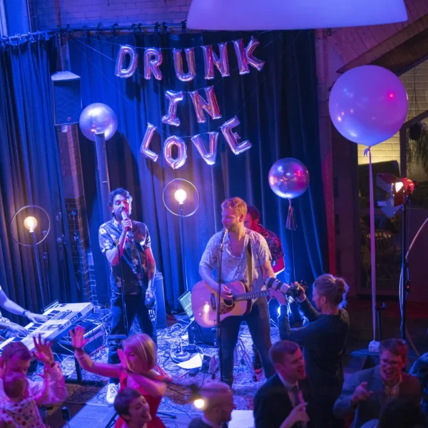 Akoestische band The Tributes boeken bij Artist Capitol voor de beste prijs