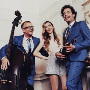 The Triplicats boeken voor de beste prijs bij Artist Capitol