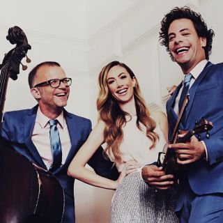 The Triplicats boeken voor de beste prijs bij Artist Capitol