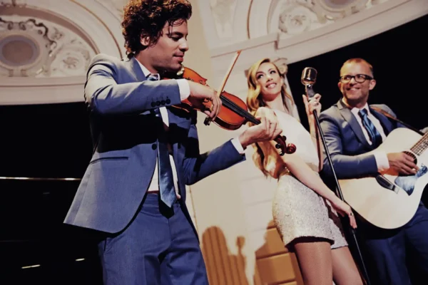 The Triplicats voor de beste prijs boeken bij Artist Capitol