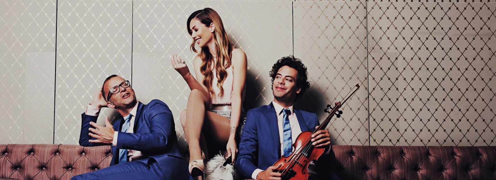 The Triplicats boeken voor de beste prijs bij Artist Capitol