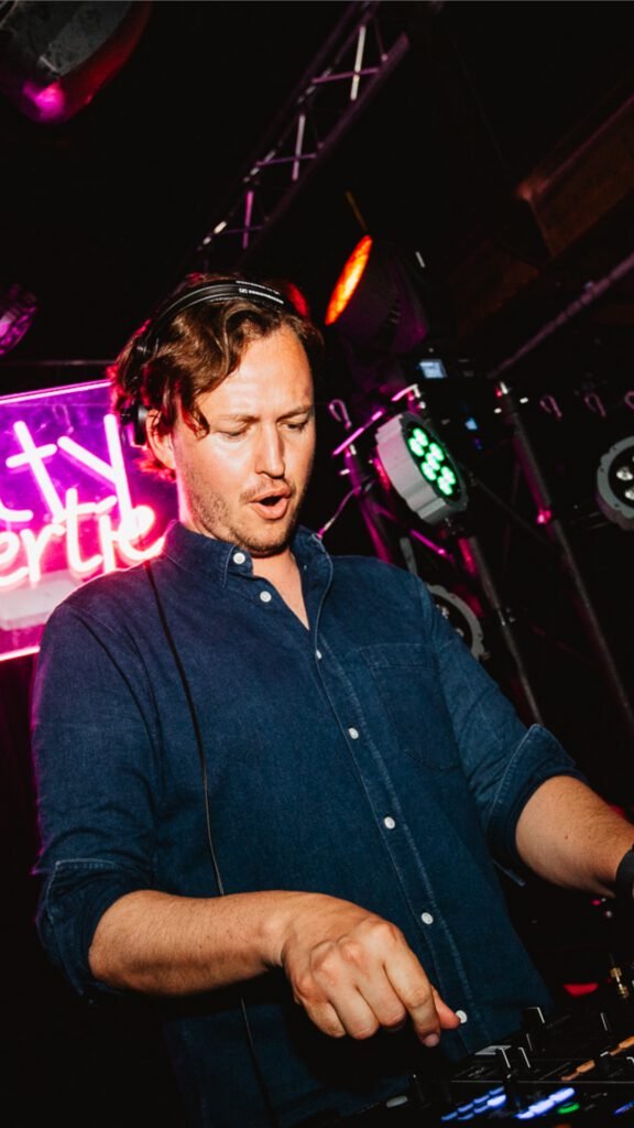 DJ Your Good Guy voor de beste prijs boeken bij Artist Capitol