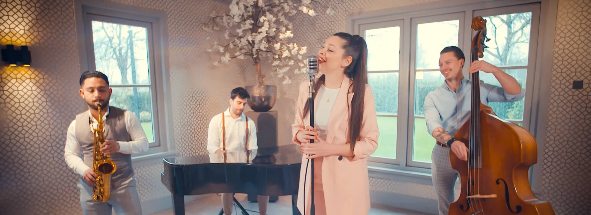 Gina the Gentlemen voor de beste prijs boeken bij Artist Capitol