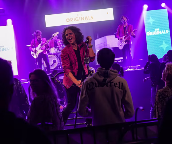 The Originals voor de beste prijs boeken bij Artist Capitol