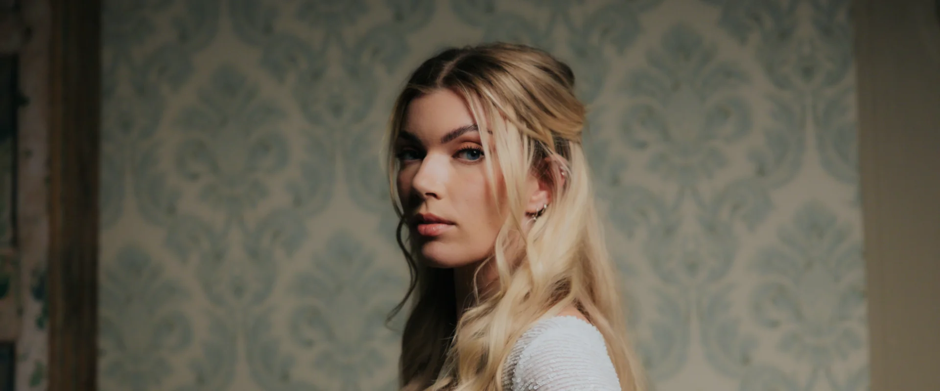 Hannah Mae boeken voor de beste prijs bij Artist Capitol