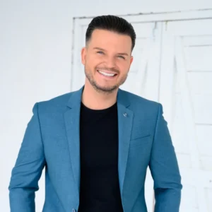 Mike Peterson voor de beste prijs boeken bij Artist Capitol - Press