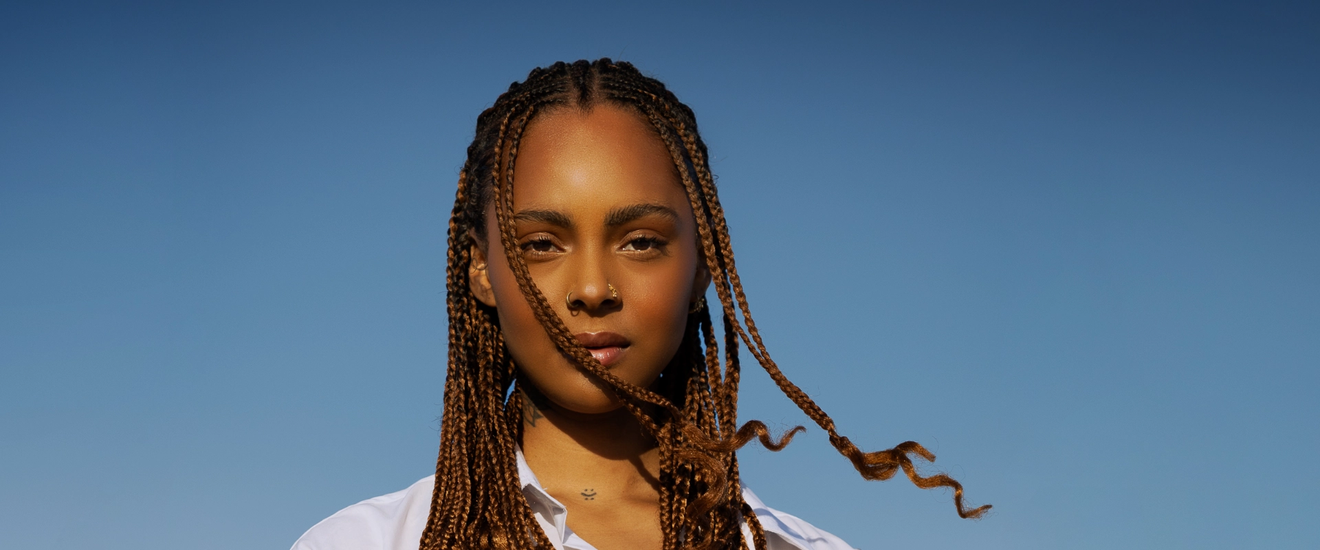 Zoë Livay voor de beste prijs boeken bij Artist Capitol