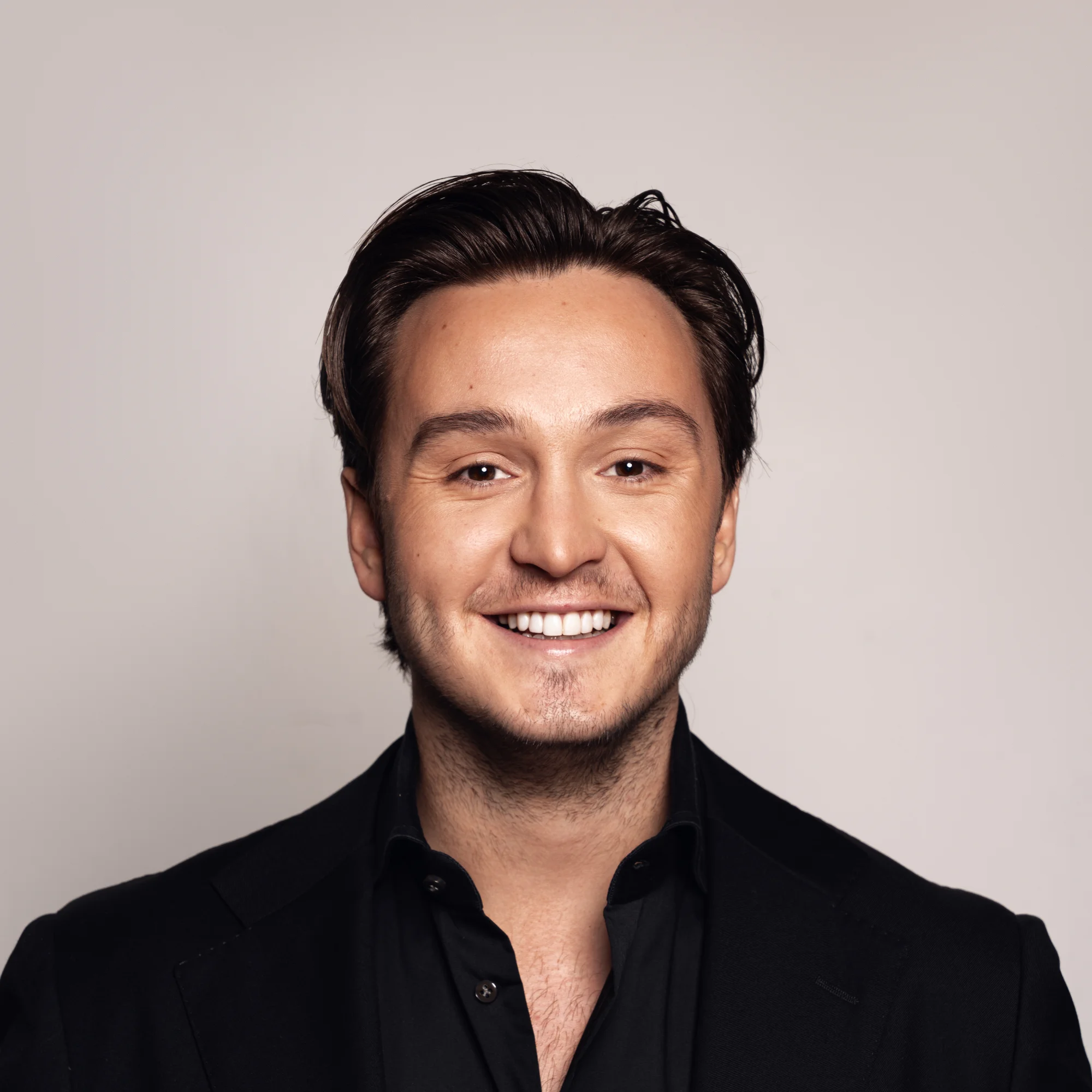 Maxim Froger boeken voor de beste prijs bij Artist Capitol