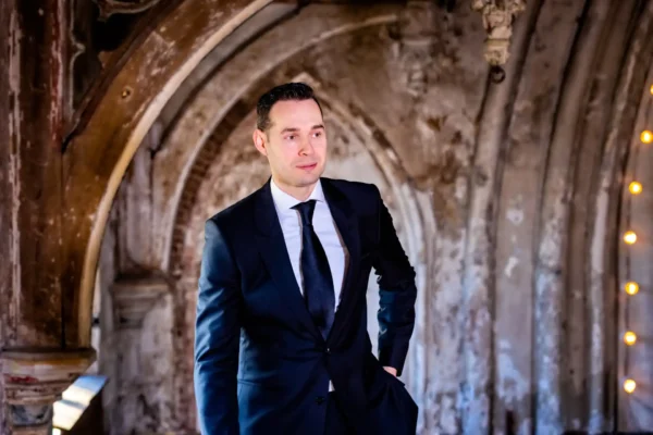Pianist Born Sanders boeken voor de beste prijs bij Artist Capitol