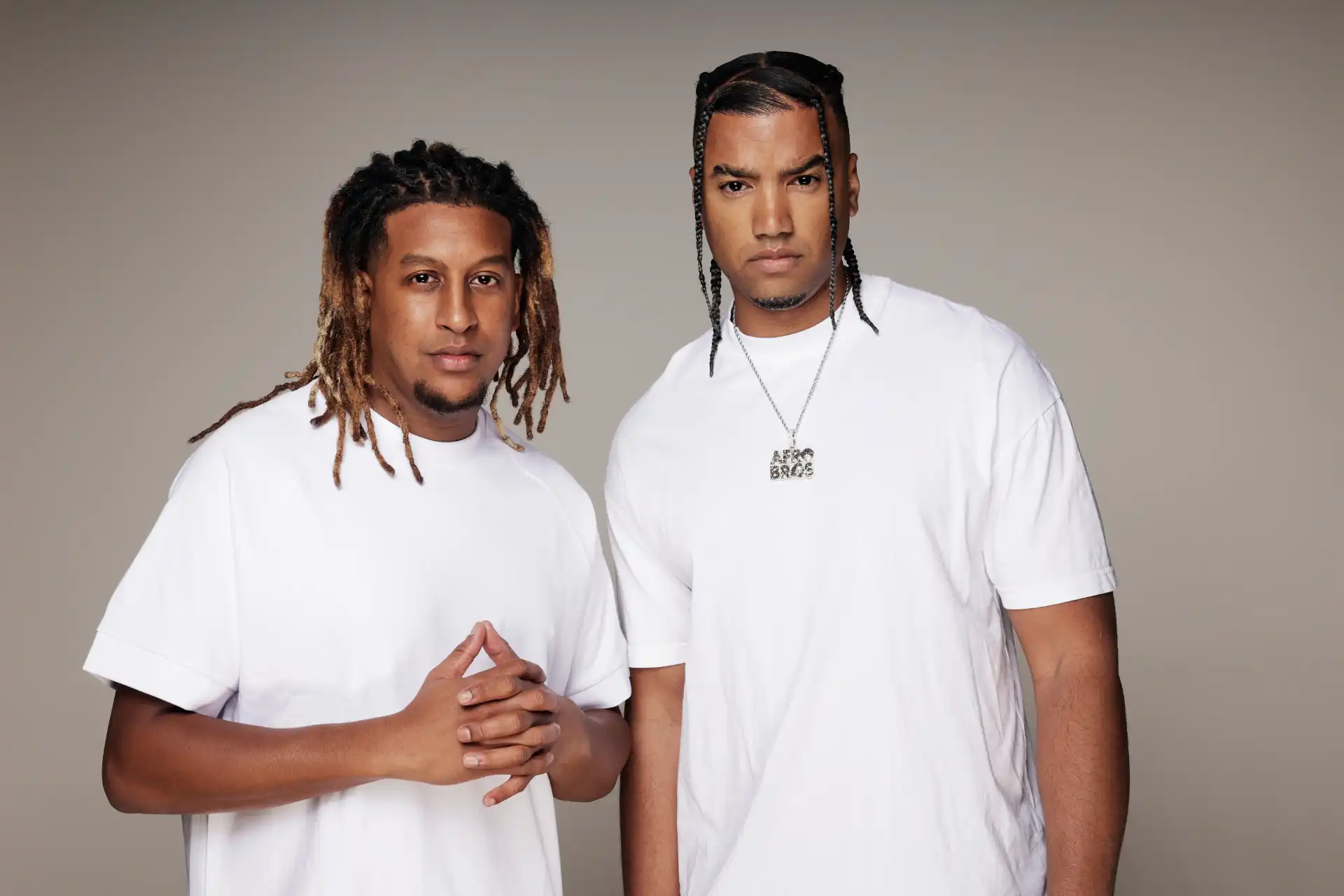Afro Bros boeken voor de beste prijs bij Artist Capitol - Persfoto