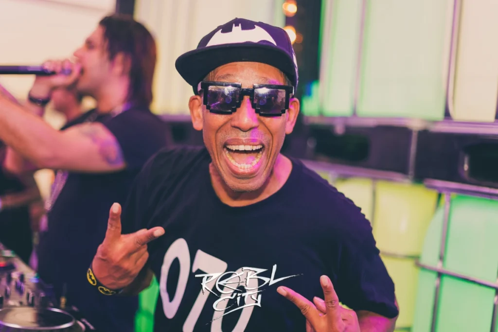Darkraver boeken voor de beste prijs bij Artist Capitol -1