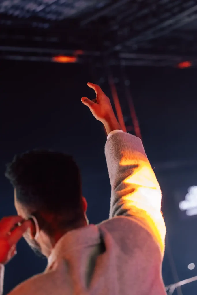 HIT REPUBLIC boeken voor de beste prijs bij Artist Capitol