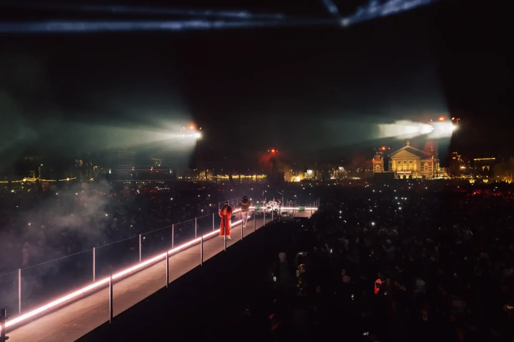 HIT REPUBLIC boeken voor de beste prijs bij Artist Capitol