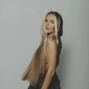 Lies Zhara boeken voor de beste prijs bij Artist Capitol - Persfoto