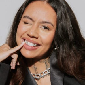 Tabitha boeken voor de beste prijs bij Artist Capitol - Persfoto
