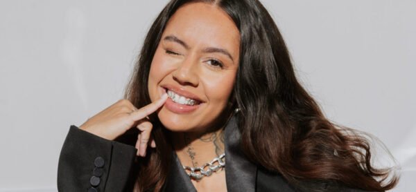 Tabitha boeken voor de beste prijs bij Artist Capitol - Persfoto