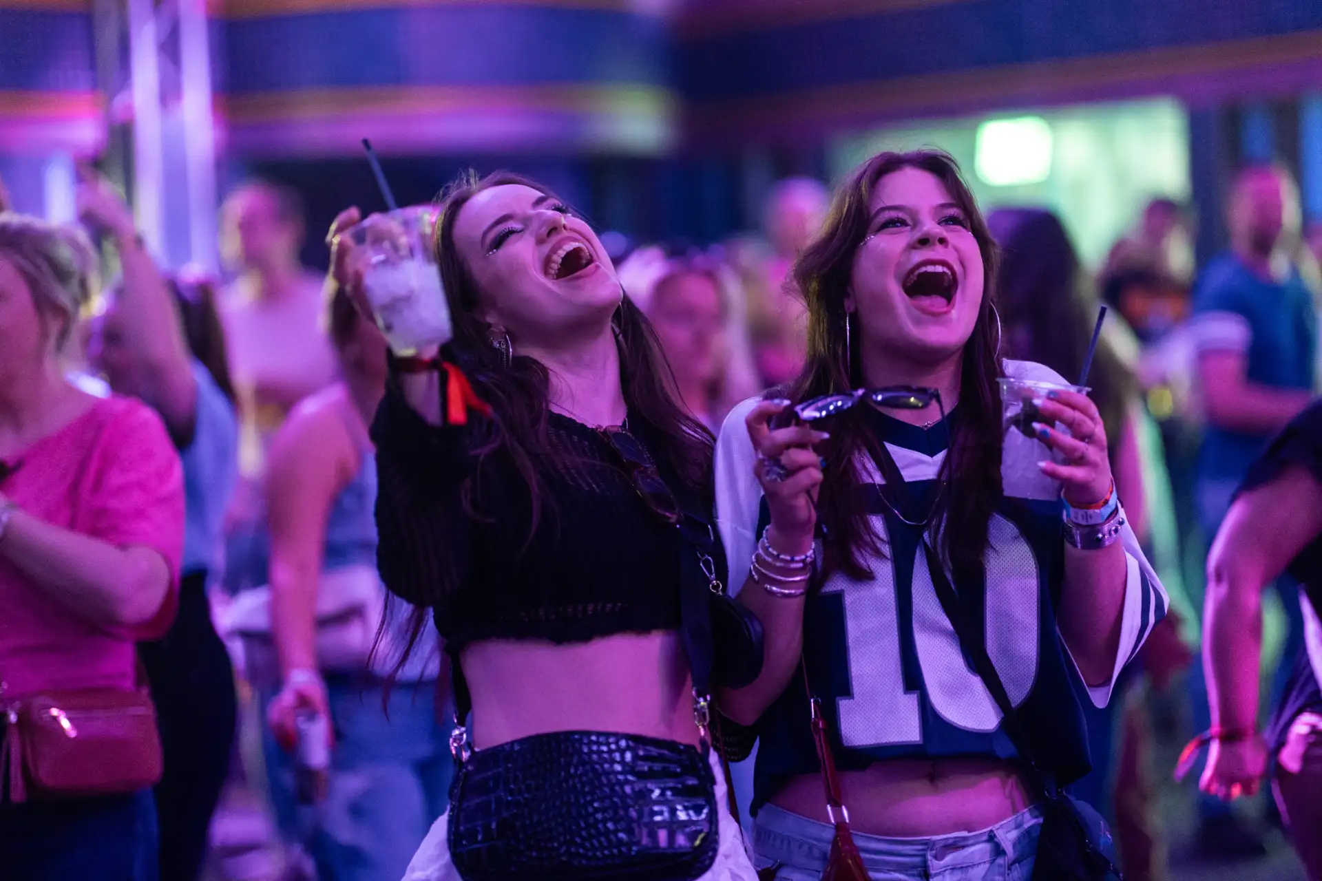 Team Disco Snolly boeken voor de beste prijs bij Artist Capitol -10
