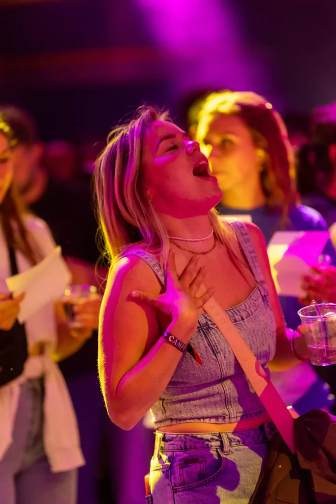 Team Disco Snolly boeken voor de beste prijs bij Artist Capitol -13