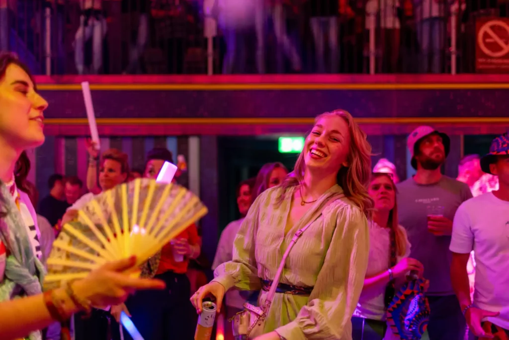 Team Disco Snolly boeken voor de beste prijs bij Artist Capitol -2