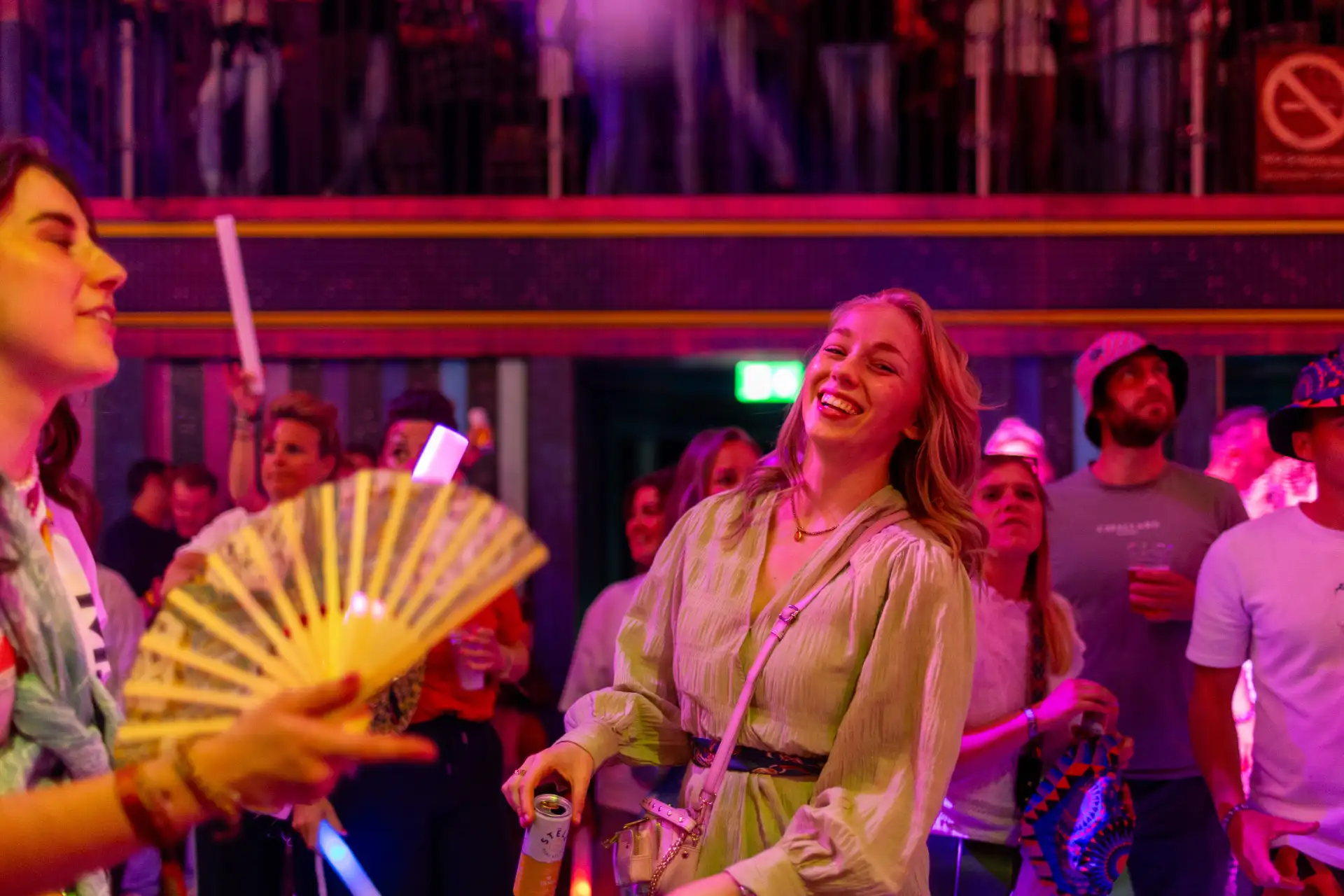 Team Disco Snolly boeken voor de beste prijs bij Artist Capitol -2