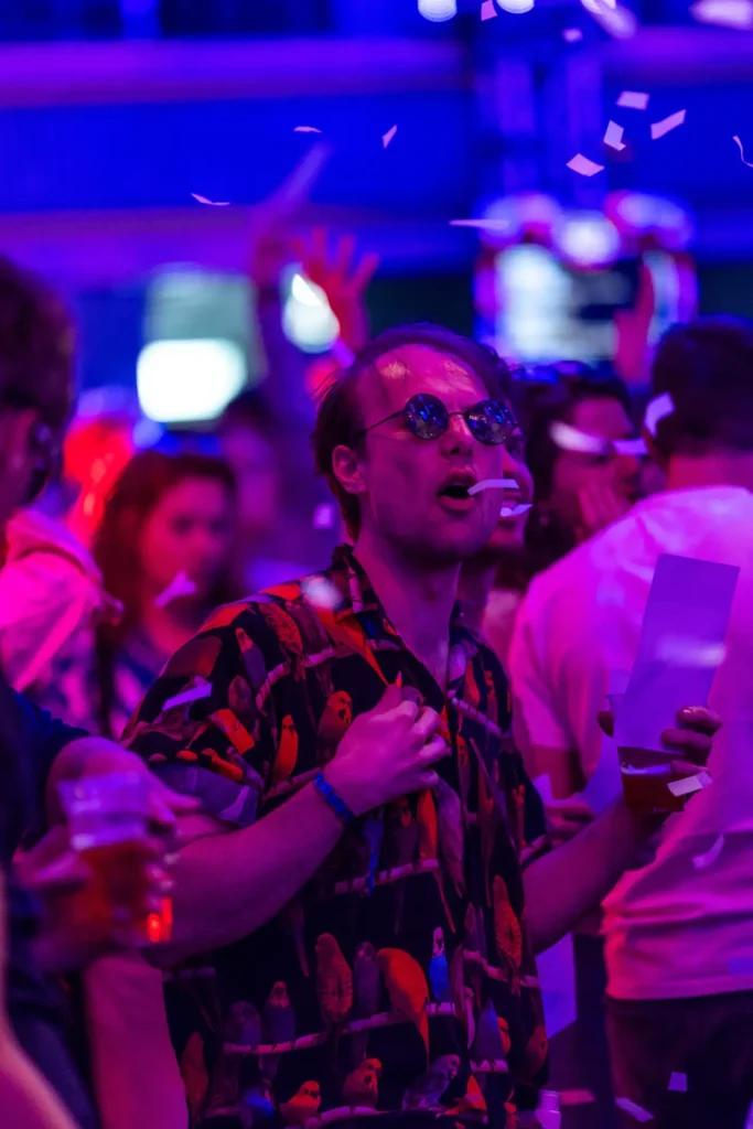 Team Disco Snolly boeken voor de beste prijs bij Artist Capitol -6