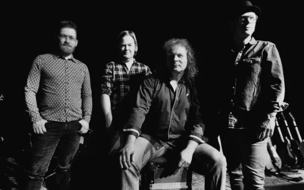 The Fortunate Sons boeken voor de beste prijs bij Artist Capitol - Persfoto