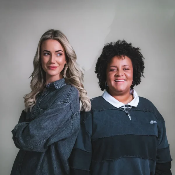 Divine Kaos boeken voor de beste prijs bij Artist Capitol - Persfoto