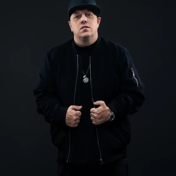 Dr. Rude boeken voor de beste prijs bij Artist Capitol - Persfoto