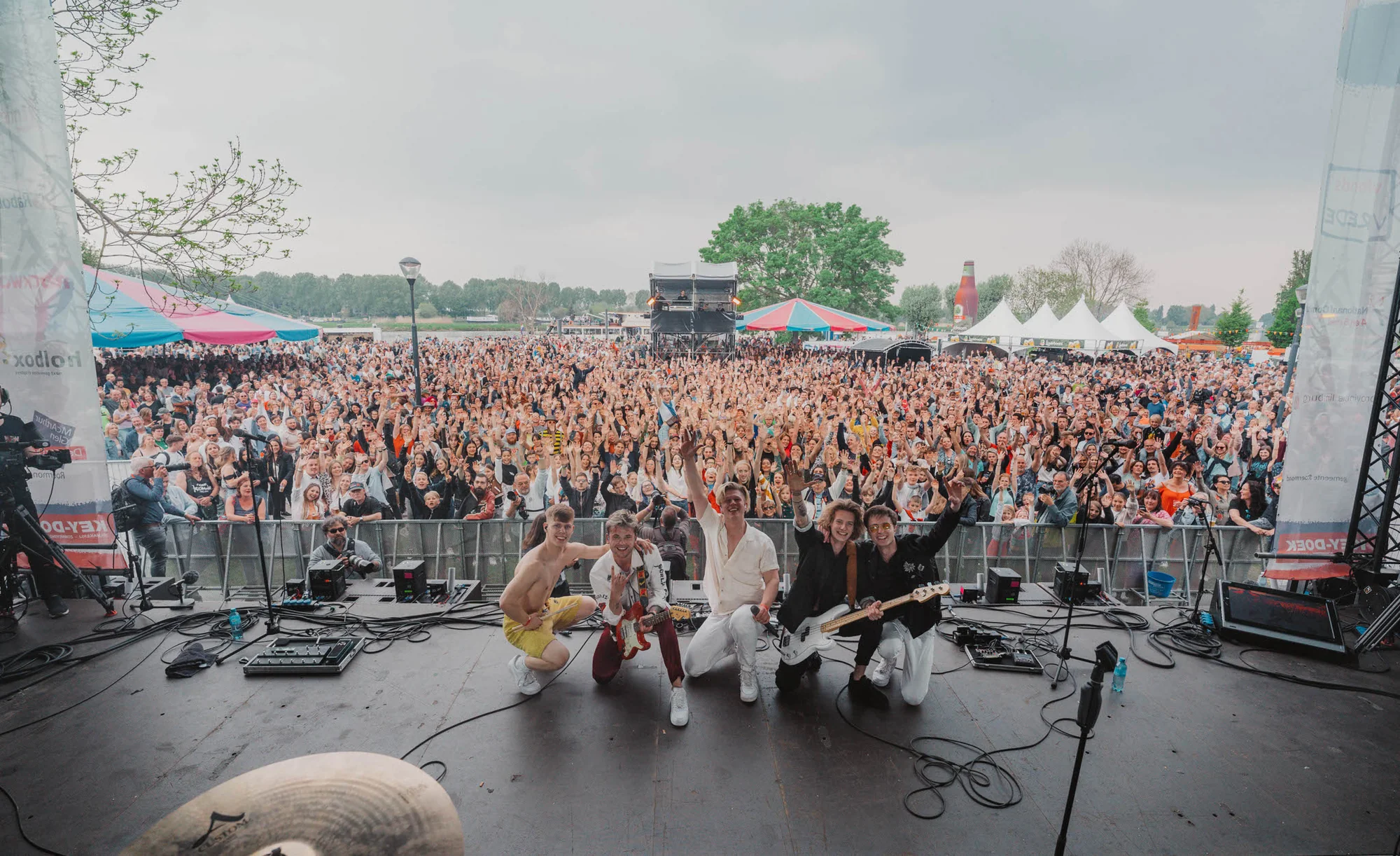 Hard2Get boeken voor de beste prijs bij Artist Capitol -3