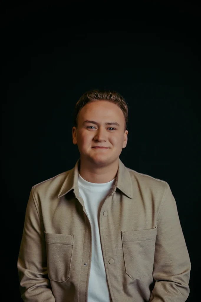 Jesse Prins boeken voor de beste prijs bij Artist Capitol -2