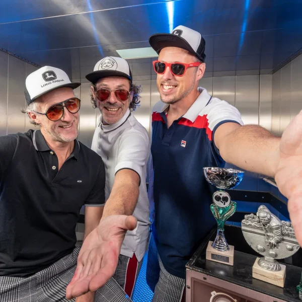 Loco Loco boeken voor de beste prijs bij Artist Capitol - Persfoto