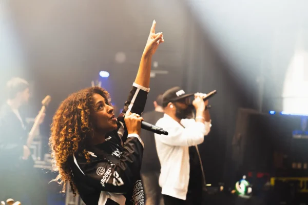 POPGUNNN boeken voor de beste prijs bij Artist Capitol -7