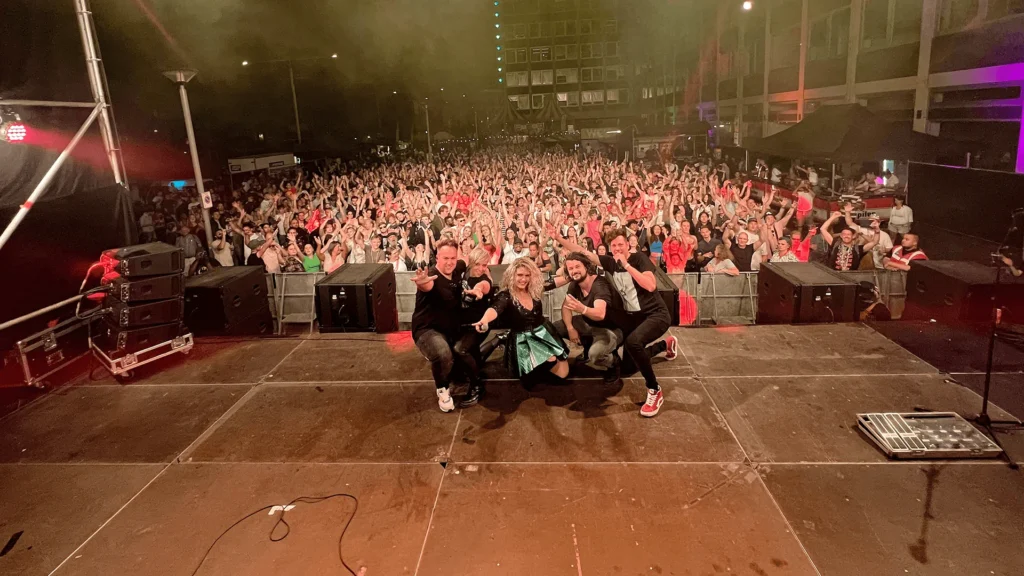 Q5 NEW STYLE boeken voor de beste prijs bij Artist Capitol -5