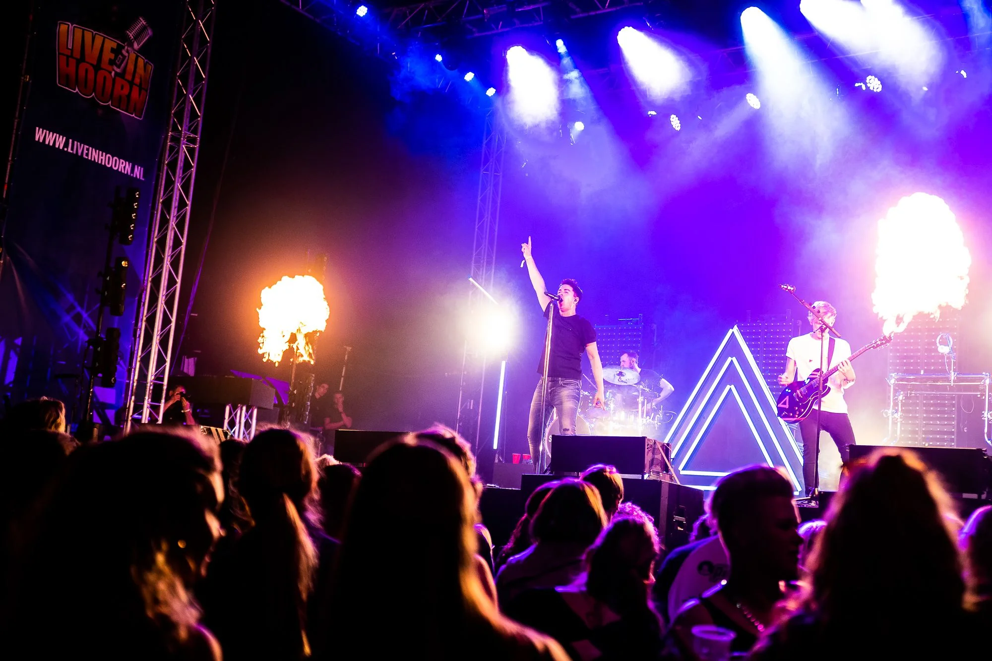 STARSTRUCK boeken voor de beste prijs bij Artist Capitol -7