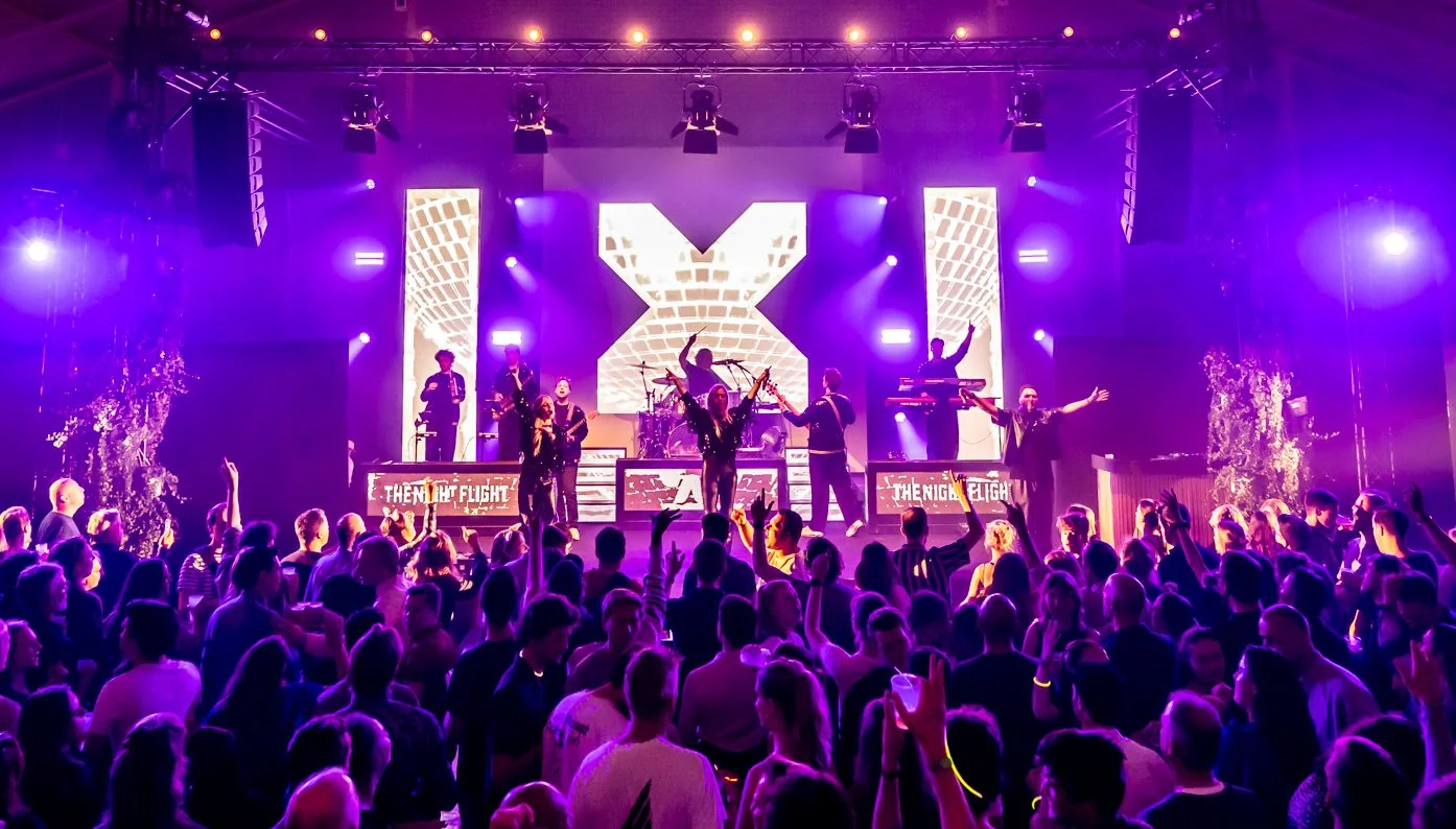 The Night Flight boeken voor de beste prijs bij Artist Capitol -1