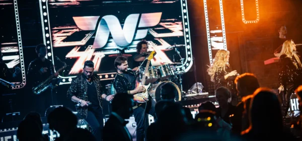 The Night Flight boeken voor de beste prijs bij Artist Capitol -4