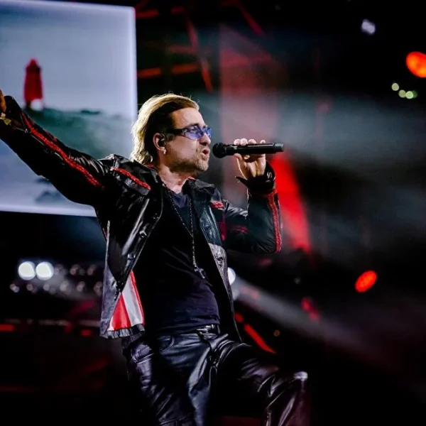 U2two boeken voor de beste prijs bij Artist Capitol -3