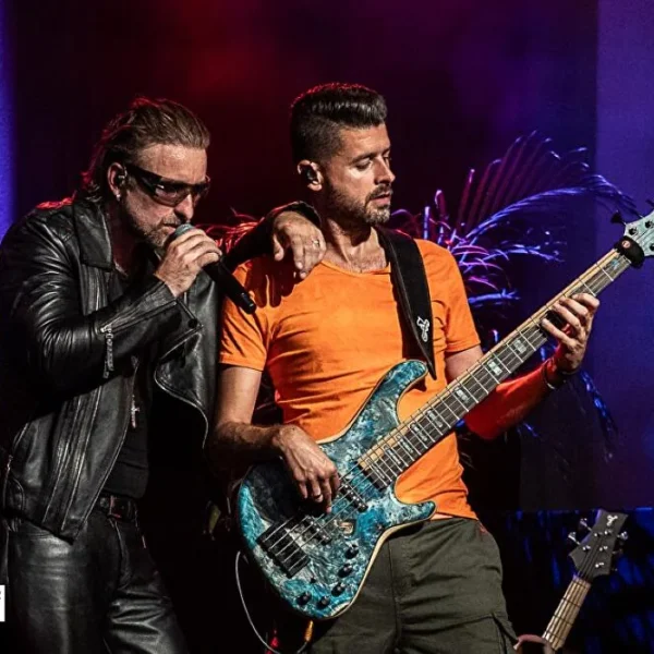 U2two boeken voor de beste prijs bij Artist Capitol -4