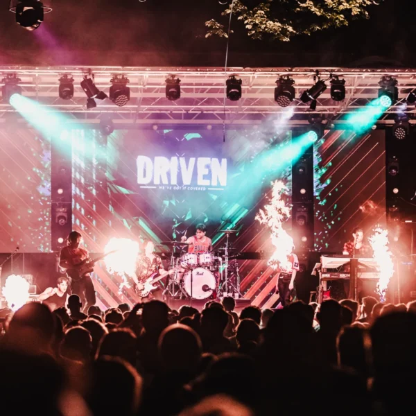 DRIVEN boeken voor de beste prijs bij Artist Capitol -3